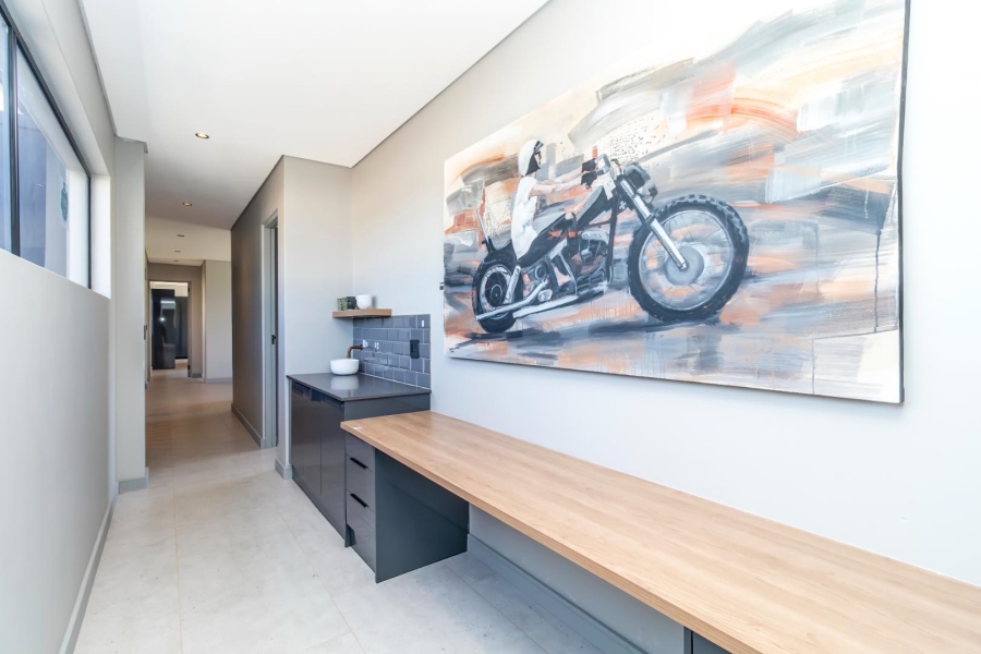 5 Bedroom Property for Sale in Helderfontein Estate Gauteng