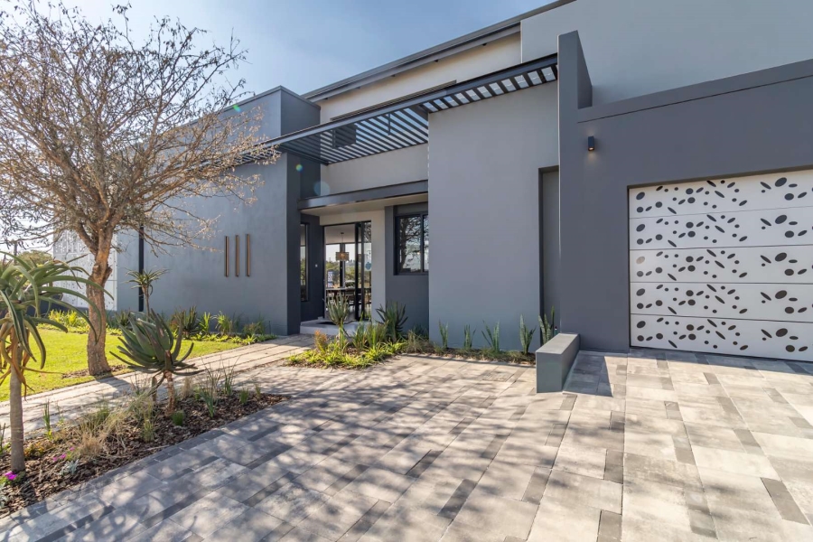 5 Bedroom Property for Sale in Helderfontein Estate Gauteng
