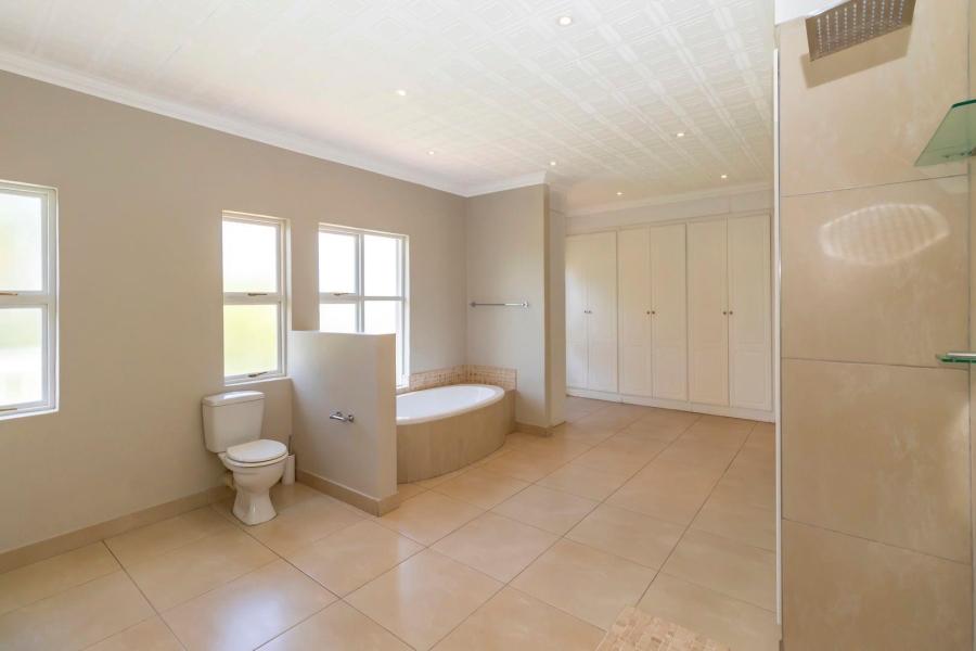 6 Bedroom Property for Sale in Saddlebrook Estate Gauteng