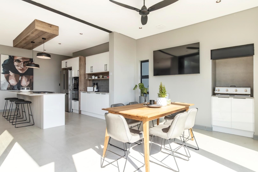 4 Bedroom Property for Sale in Helderfontein Estate Gauteng