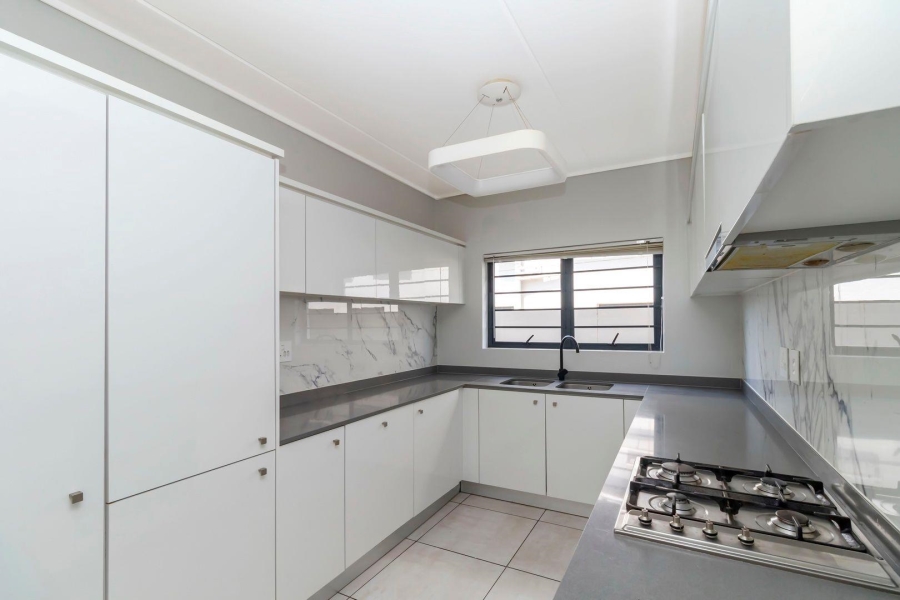 3 Bedroom Property for Sale in Waterfall Gauteng
