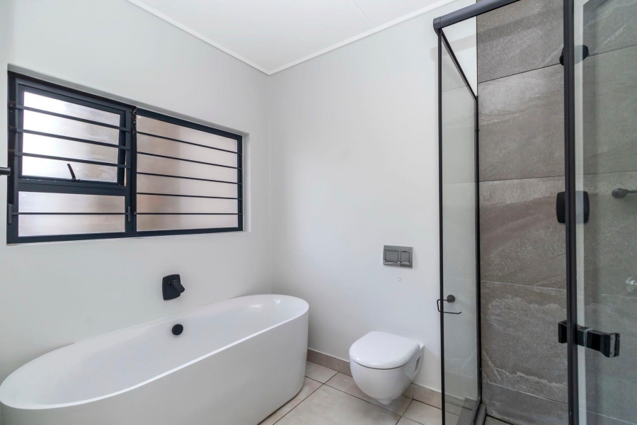 3 Bedroom Property for Sale in Waterfall Gauteng