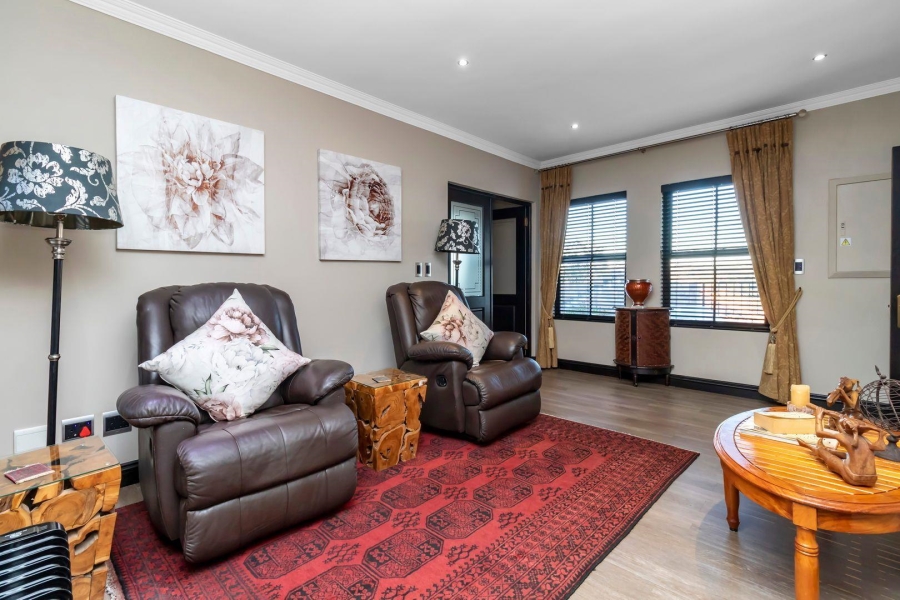 6 Bedroom Property for Sale in Saddlebrook Estate Gauteng