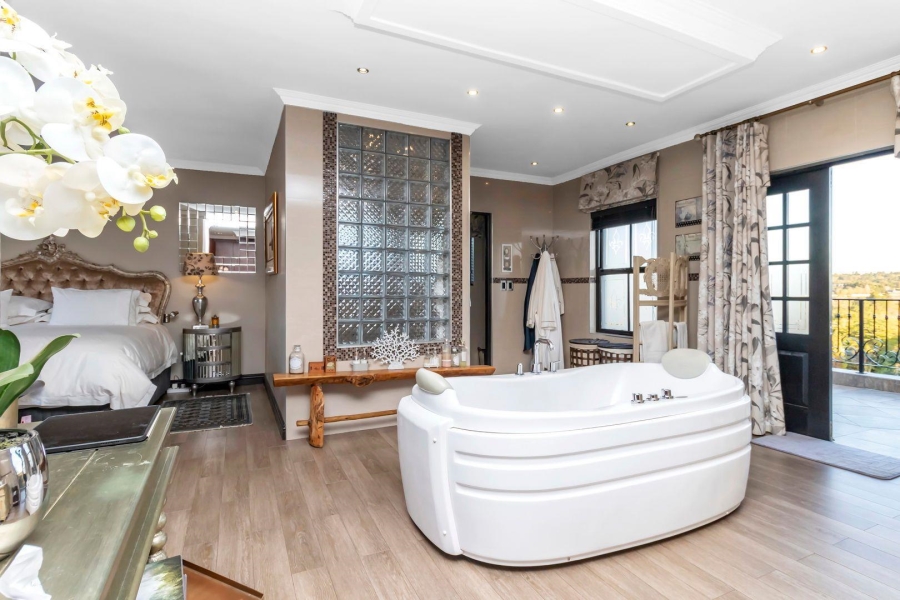 6 Bedroom Property for Sale in Saddlebrook Estate Gauteng