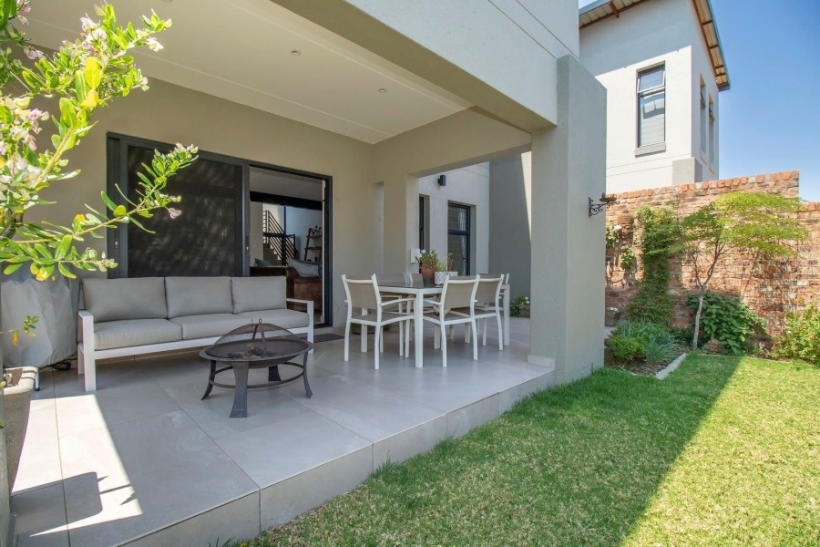 3 Bedroom Property for Sale in Crowthorne AH Gauteng