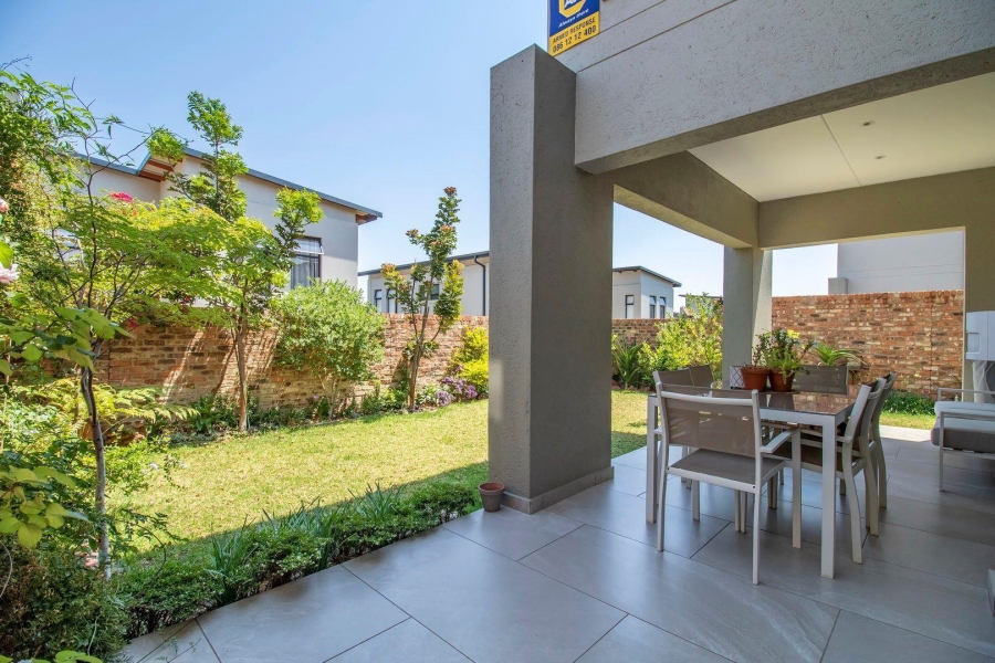 3 Bedroom Property for Sale in Crowthorne AH Gauteng