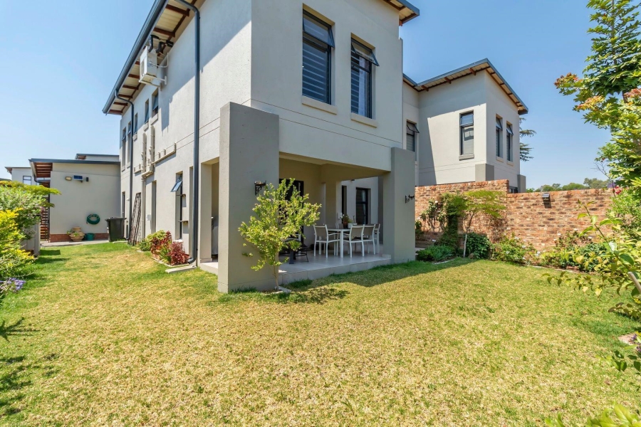 3 Bedroom Property for Sale in Crowthorne AH Gauteng