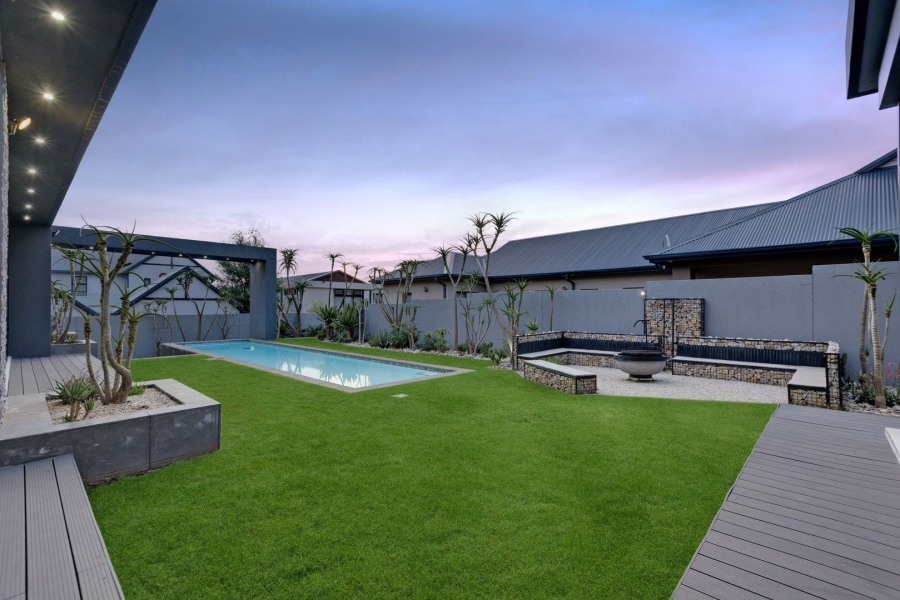 5 Bedroom Property for Sale in Waterfall Country Estate Gauteng