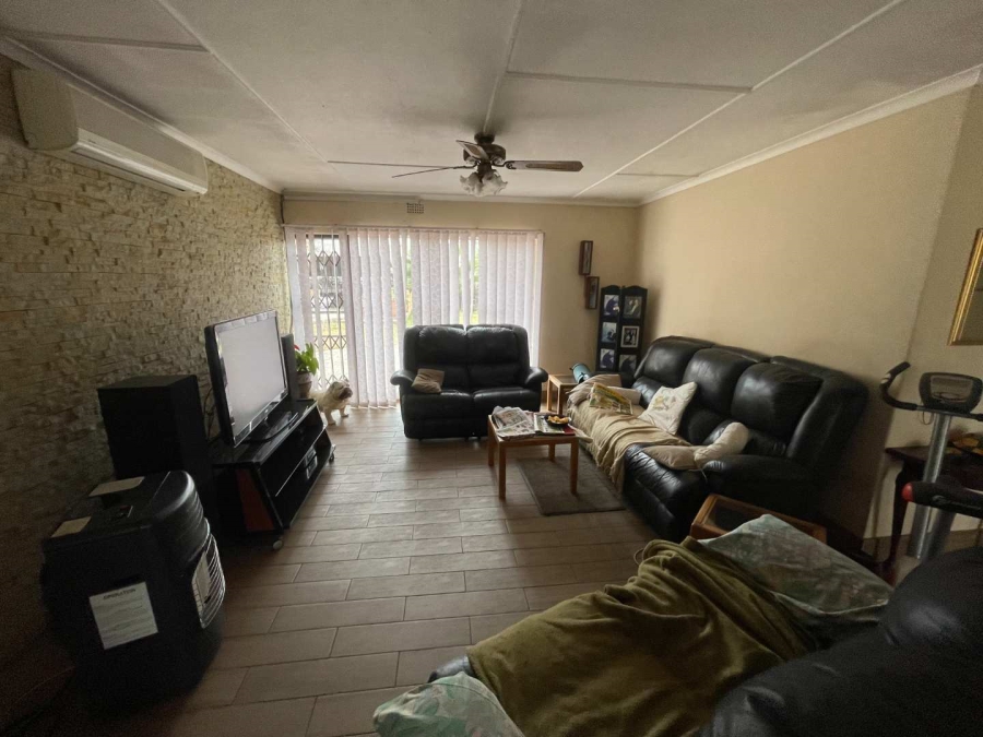 4 Bedroom Property for Sale in Raceview Gauteng