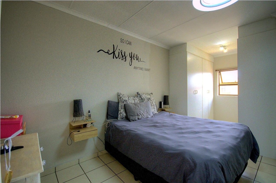 2 Bedroom Property for Sale in Verwoerdpark Gauteng