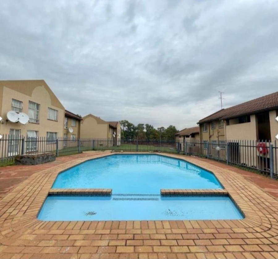 2 Bedroom Property for Sale in Alan Manor Gauteng