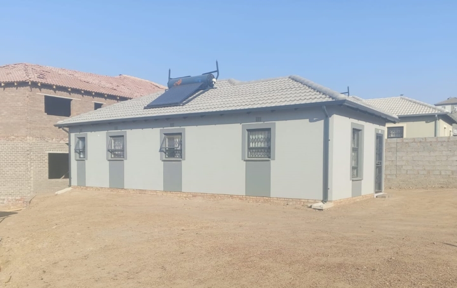 3 Bedroom Property for Sale in Clayville Gauteng