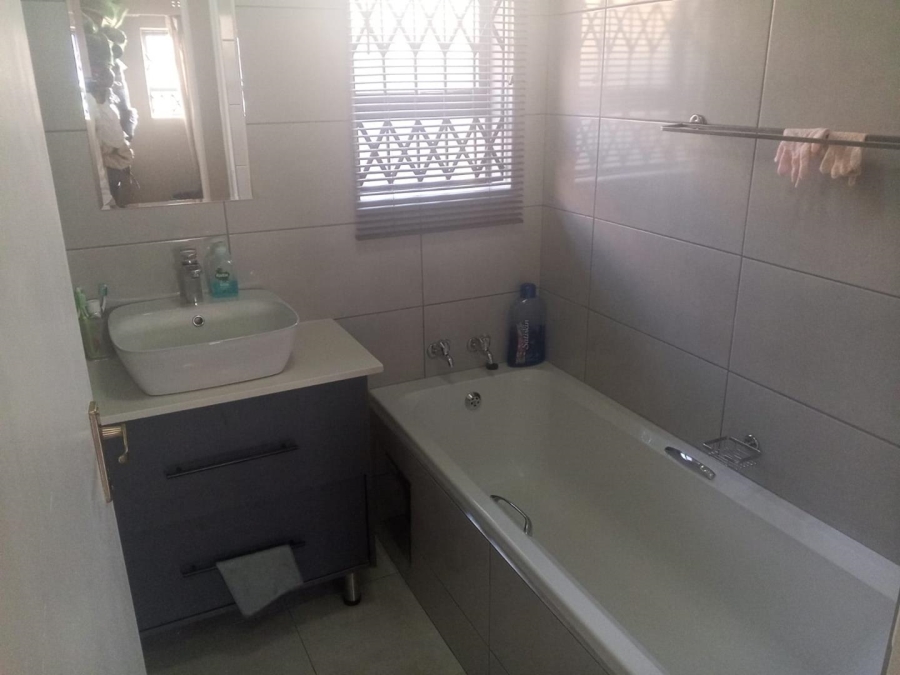 3 Bedroom Property for Sale in Clayville Gauteng