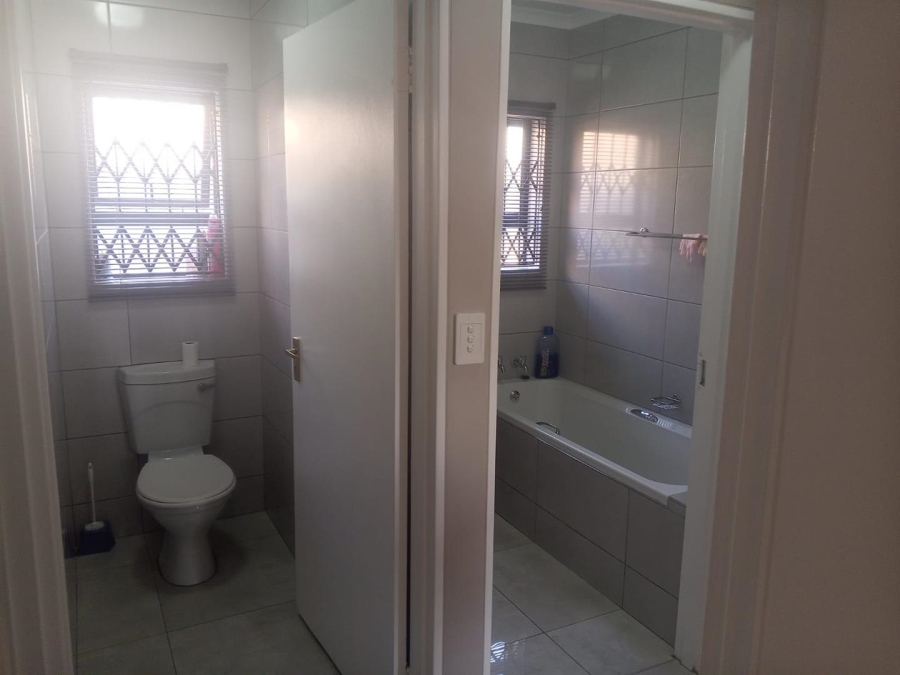 3 Bedroom Property for Sale in Clayville Gauteng