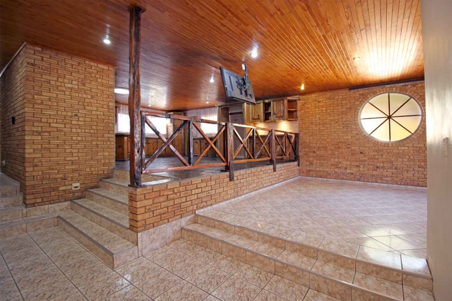 4 Bedroom Property for Sale in Noordheuwel Gauteng