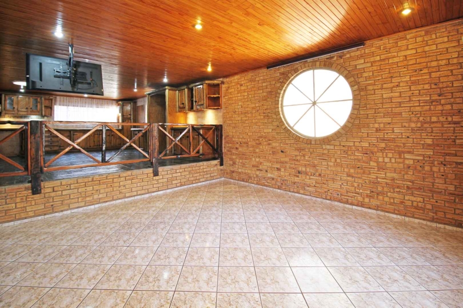 4 Bedroom Property for Sale in Noordheuwel Gauteng