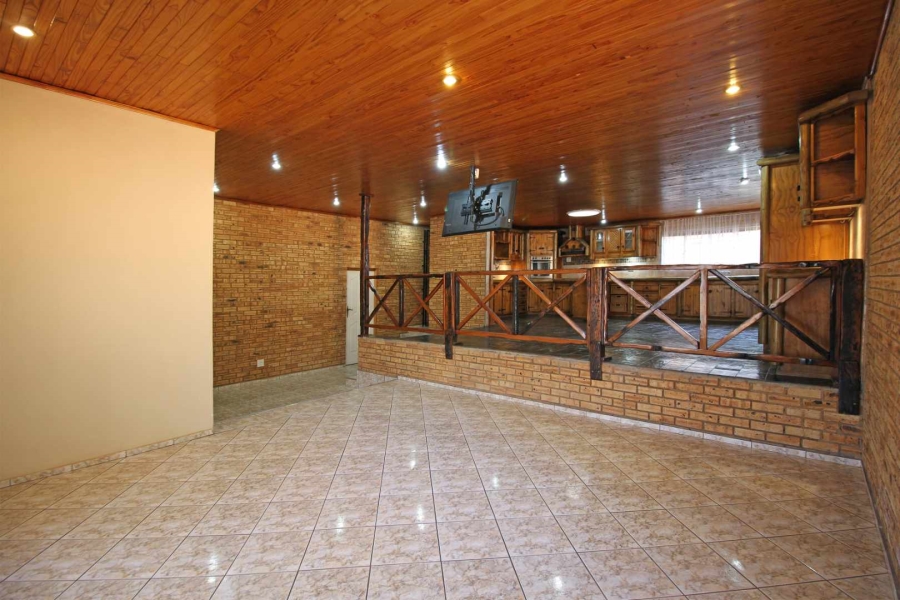 4 Bedroom Property for Sale in Noordheuwel Gauteng