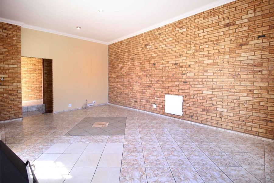 4 Bedroom Property for Sale in Noordheuwel Gauteng