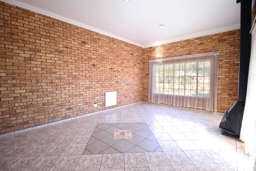 4 Bedroom Property for Sale in Noordheuwel Gauteng