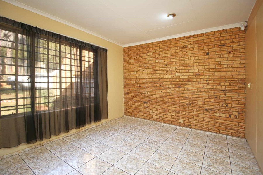 4 Bedroom Property for Sale in Noordheuwel Gauteng