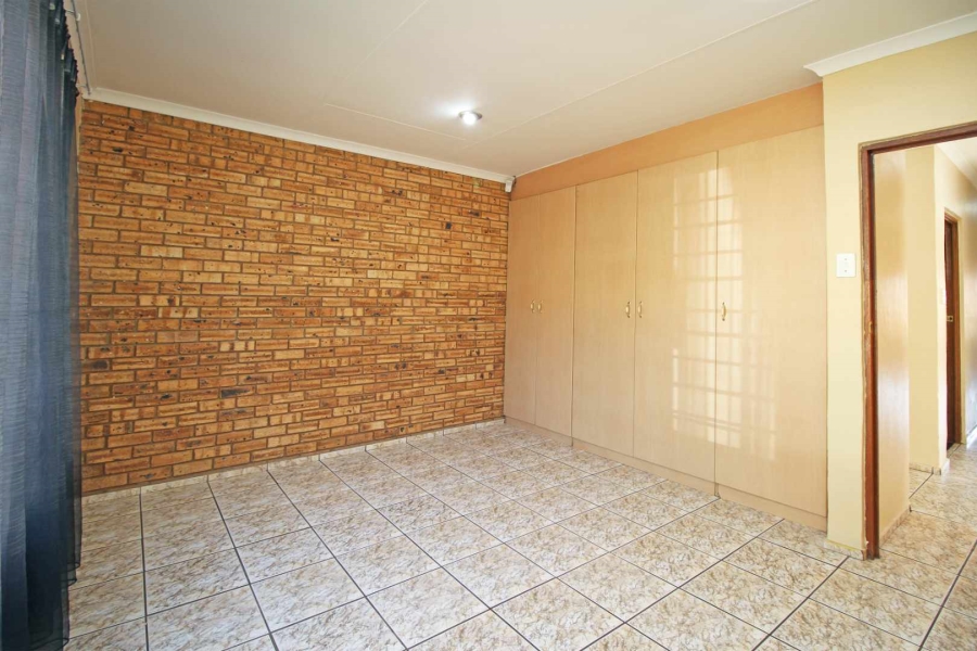 4 Bedroom Property for Sale in Noordheuwel Gauteng