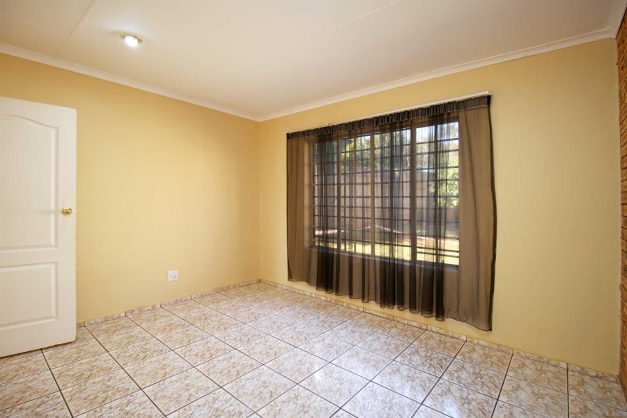 4 Bedroom Property for Sale in Noordheuwel Gauteng