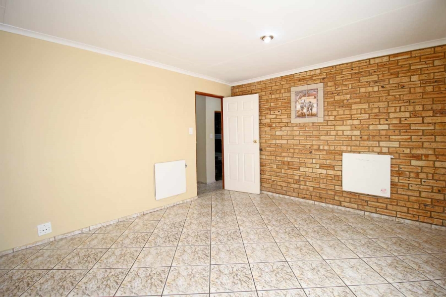 4 Bedroom Property for Sale in Noordheuwel Gauteng