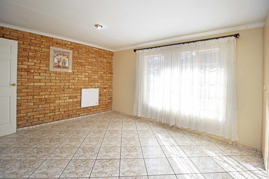 4 Bedroom Property for Sale in Noordheuwel Gauteng