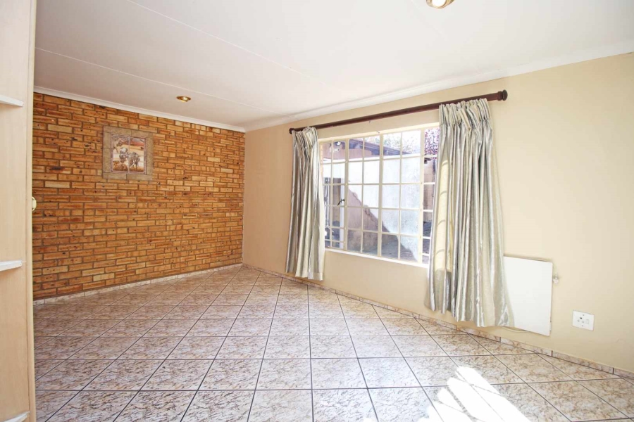 4 Bedroom Property for Sale in Noordheuwel Gauteng