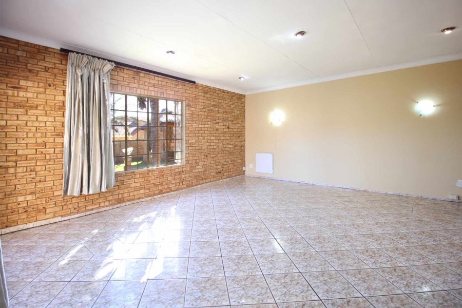 4 Bedroom Property for Sale in Noordheuwel Gauteng