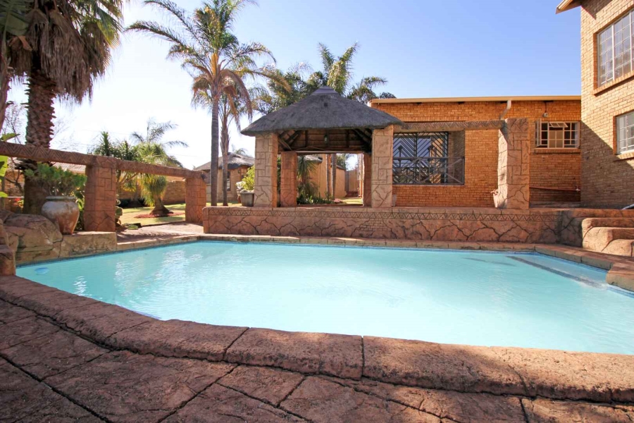 4 Bedroom Property for Sale in Noordheuwel Gauteng