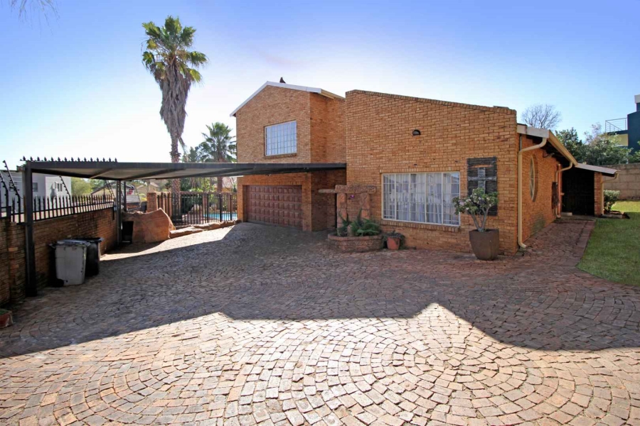 4 Bedroom Property for Sale in Noordheuwel Gauteng