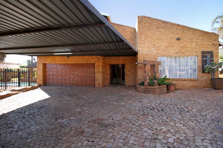 4 Bedroom Property for Sale in Noordheuwel Gauteng