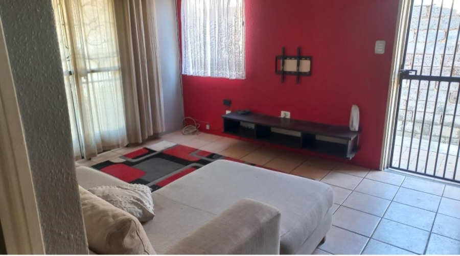 2 Bedroom Property for Sale in Ormonde View Gauteng