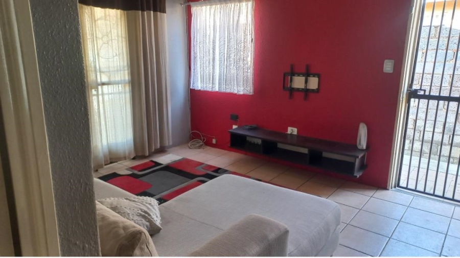 2 Bedroom Property for Sale in Ormonde View Gauteng