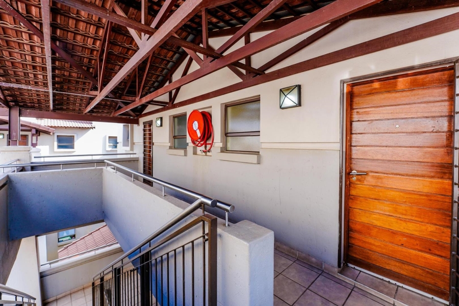 2 Bedroom Property for Sale in Sunninghill Gauteng