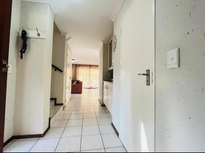 To Let 3 Bedroom Property for Rent in Barbeque Downs Gauteng