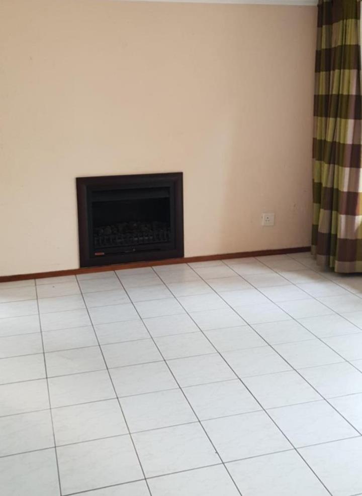 To Let 3 Bedroom Property for Rent in Barbeque Downs Gauteng