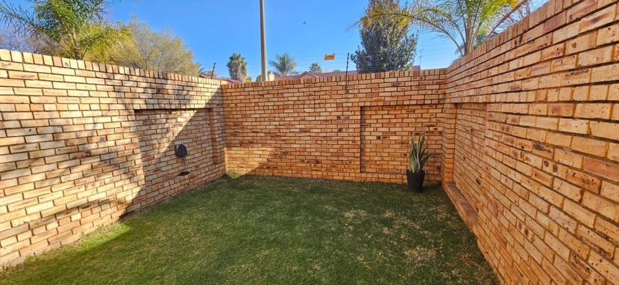 2 Bedroom Property for Sale in General Albertspark Gauteng