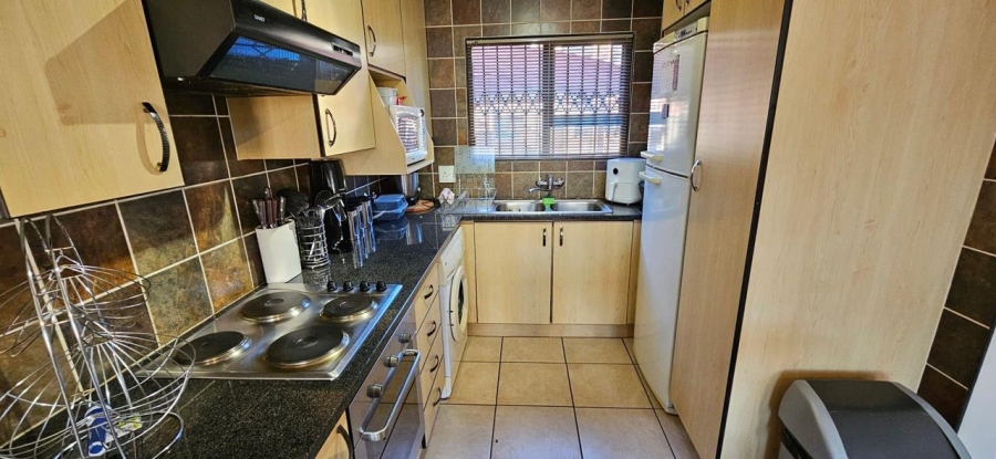 2 Bedroom Property for Sale in General Albertspark Gauteng