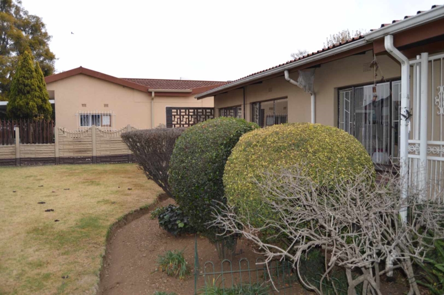 4 Bedroom Property for Sale in Raceview Gauteng