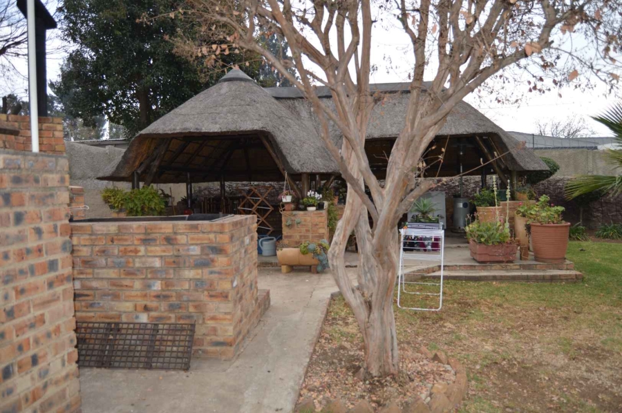 4 Bedroom Property for Sale in Raceview Gauteng