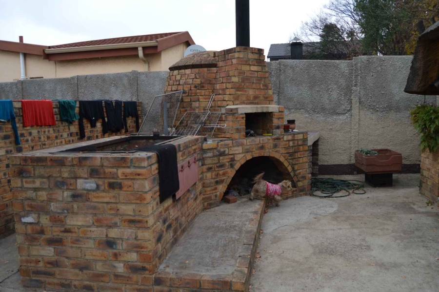 4 Bedroom Property for Sale in Raceview Gauteng