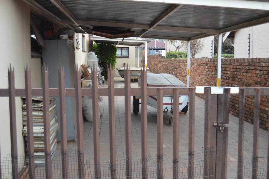 4 Bedroom Property for Sale in Raceview Gauteng