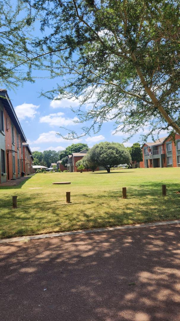 To Let 2 Bedroom Property for Rent in Theresa Park Gauteng