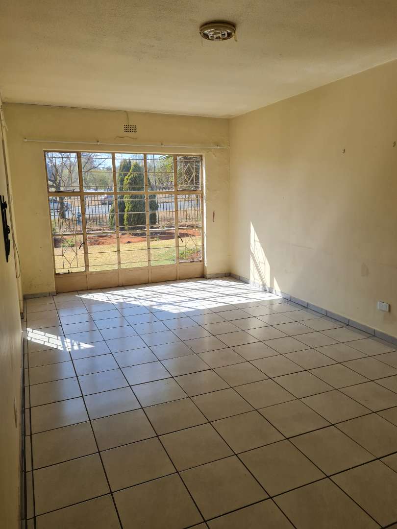 To Let 1 Bedroom Property for Rent in Horison View Gauteng