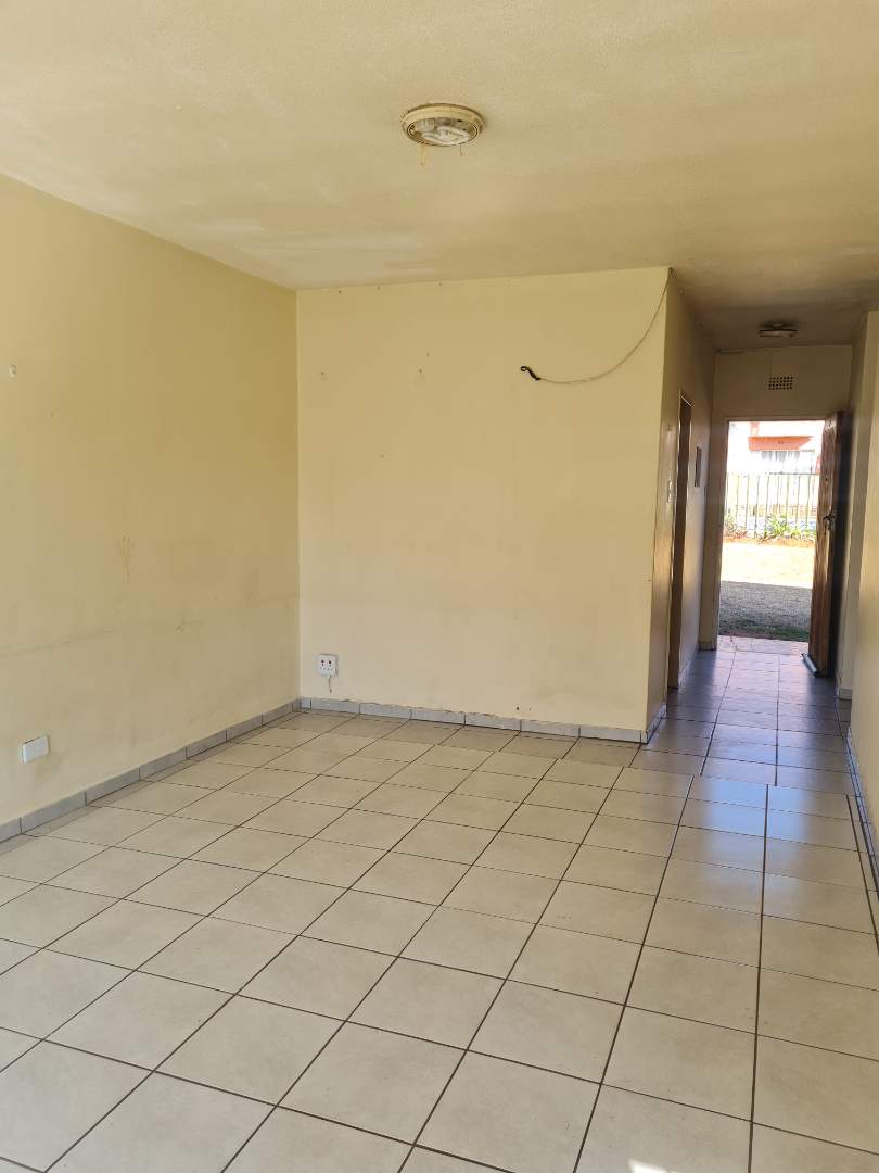 To Let 1 Bedroom Property for Rent in Horison View Gauteng