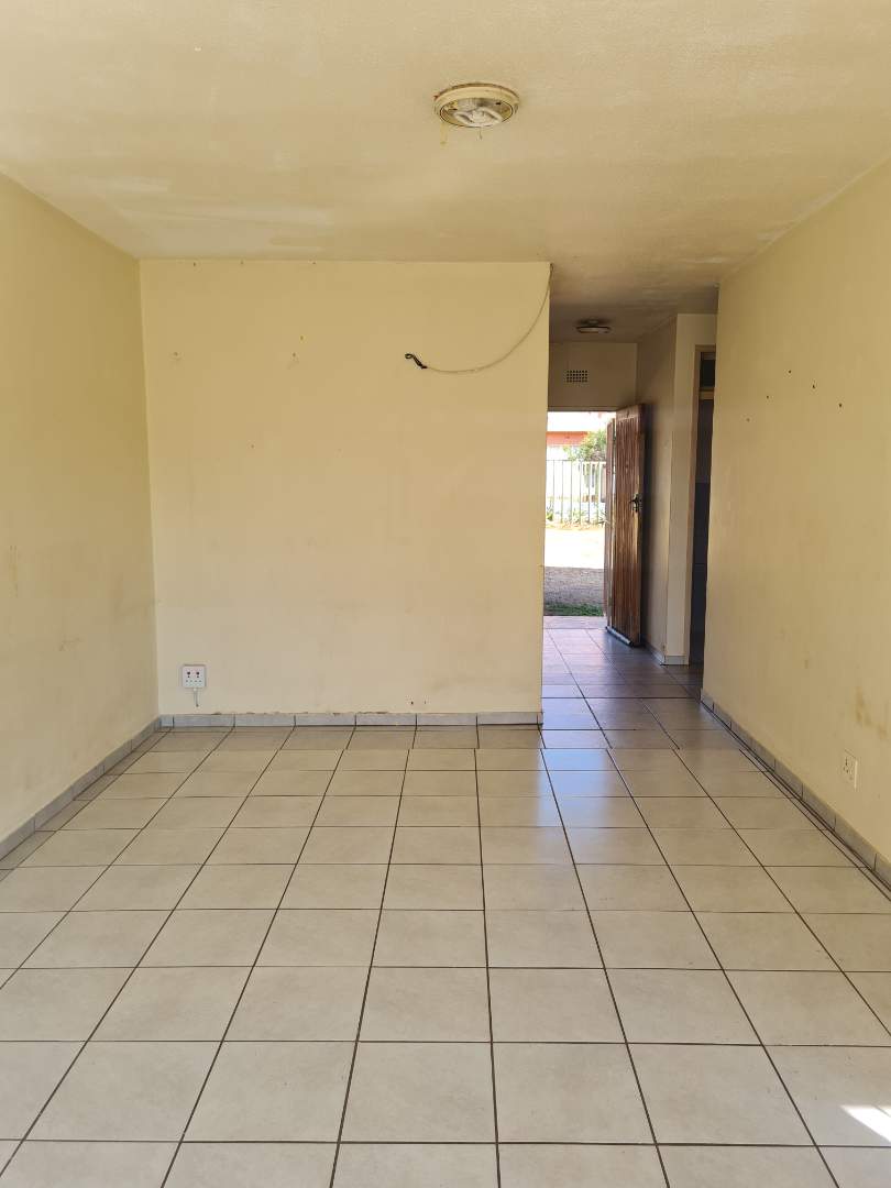 To Let 1 Bedroom Property for Rent in Horison View Gauteng