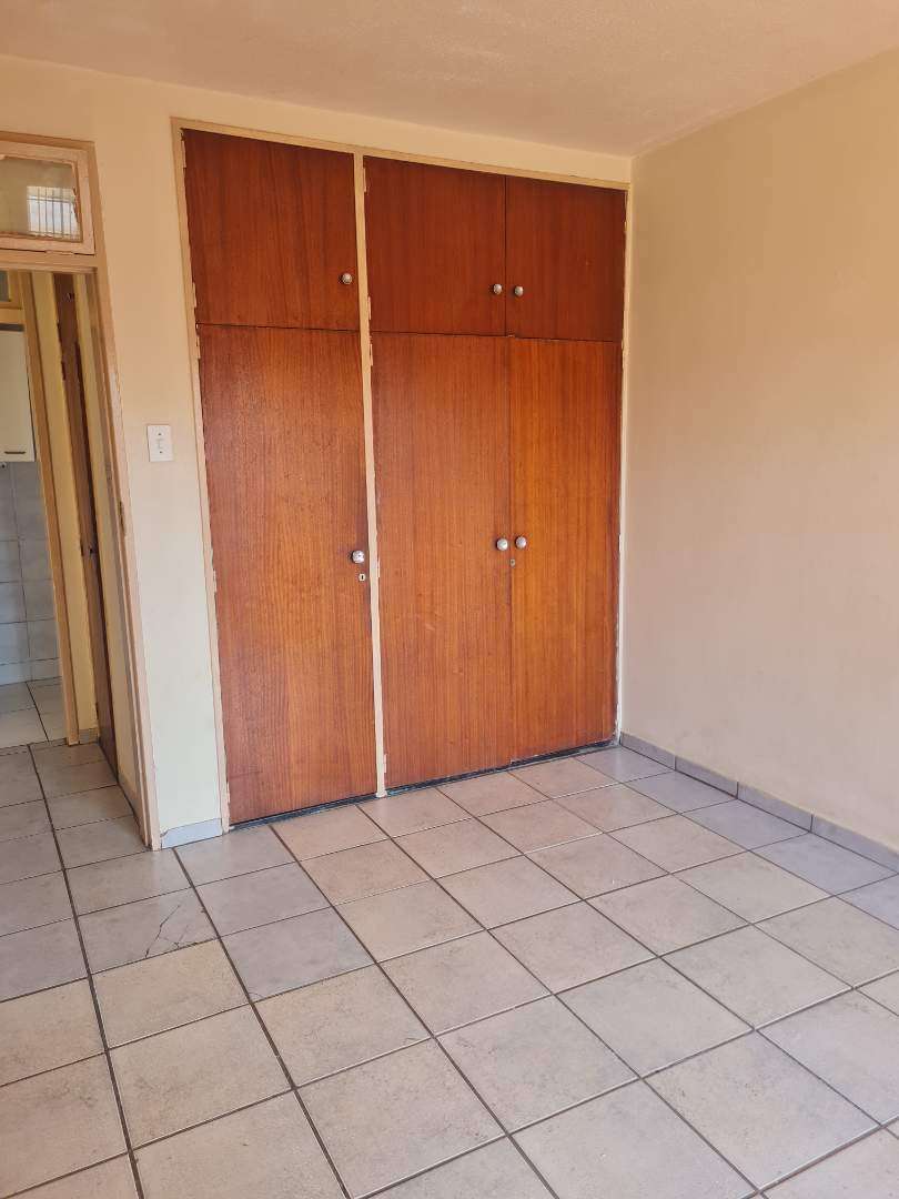 To Let 1 Bedroom Property for Rent in Horison View Gauteng