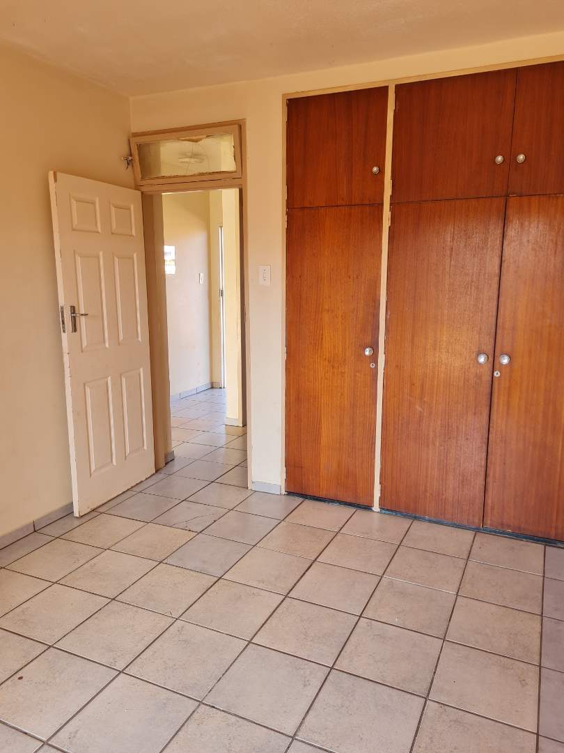 To Let 1 Bedroom Property for Rent in Horison View Gauteng